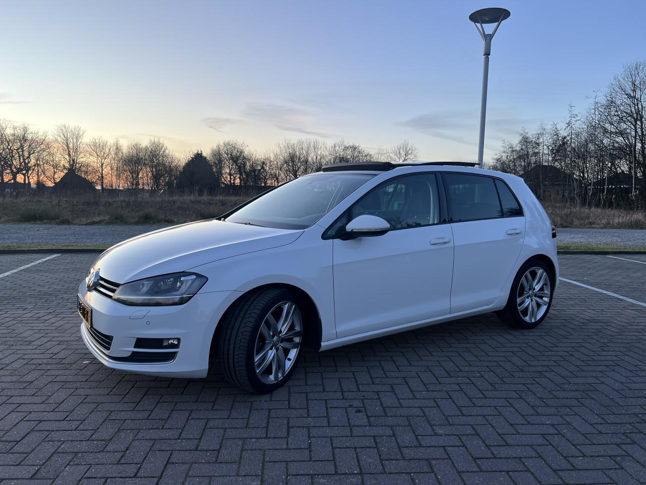 Volkswagen Golf 7 1.2 TSI HIGHLINE | PANO | NL-AUTO | DEALERONDERHOUDEN