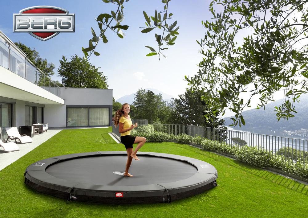 Trampolines en Playbase toestel van Berg