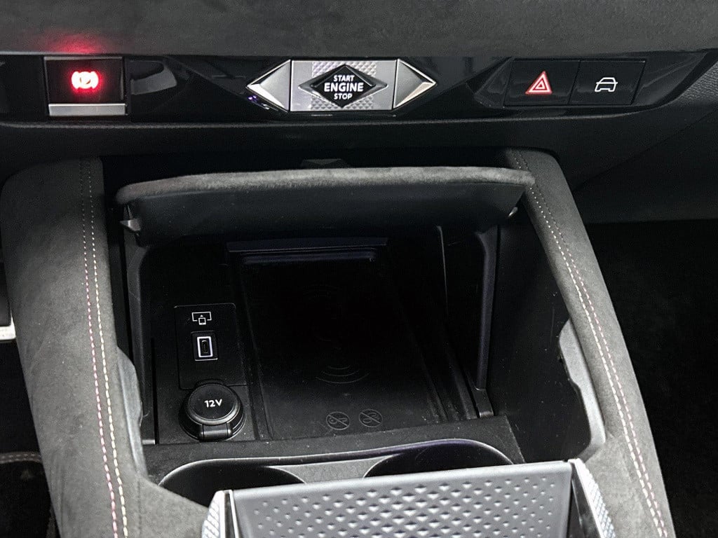 Ds Ds 4 1.2 puretech performance line | automaat | lmv | leder | trekhaak |