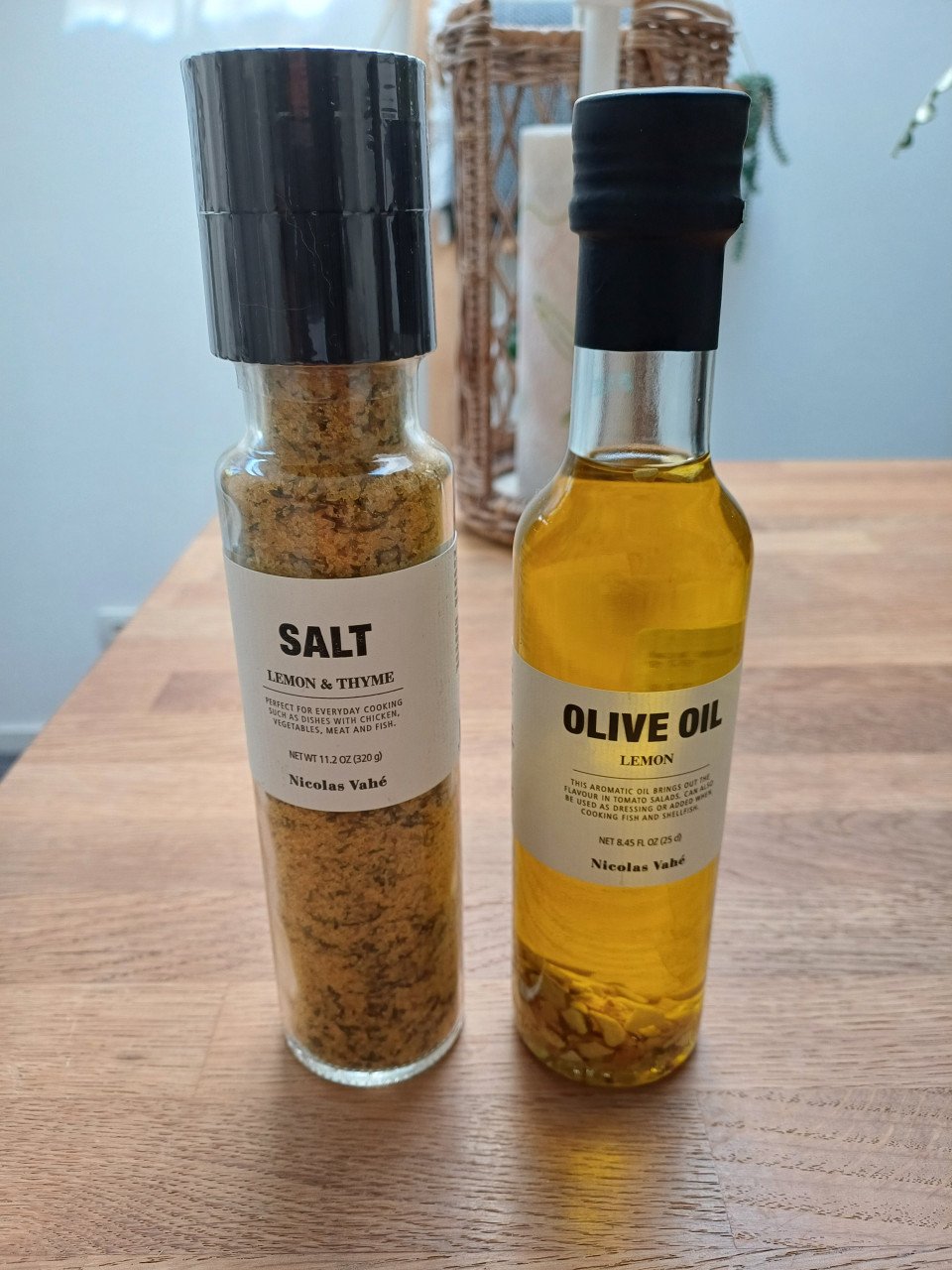 NIEUW: Nicolas Vahé lemon OLIJFOLIE + lemon & thyme ZOUT !!