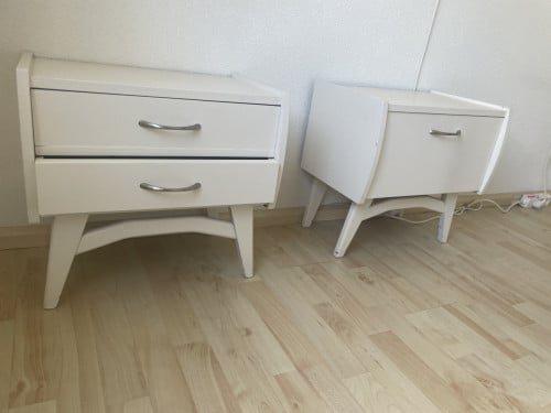 2 Nachtkastjes Of leuk lief set witte kastjes