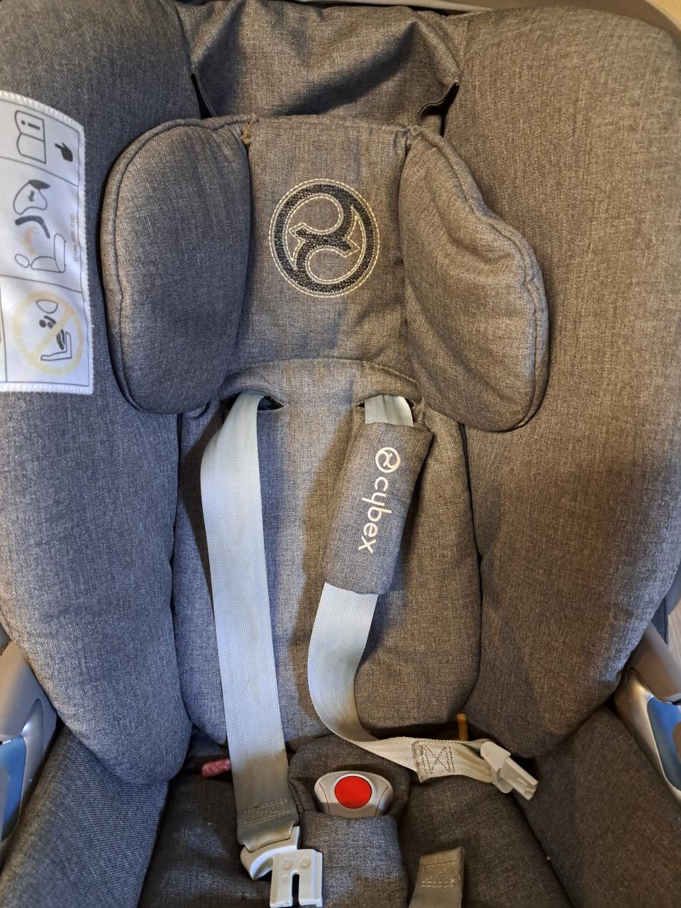 Draaibare autostoel: CYBEX Z i-Size 'MaxiCosi' met ISOFIX base