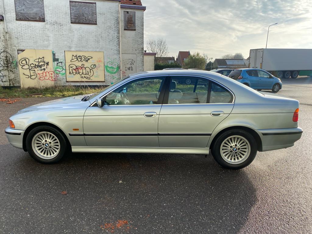 Unieke BMW E39 535i V8