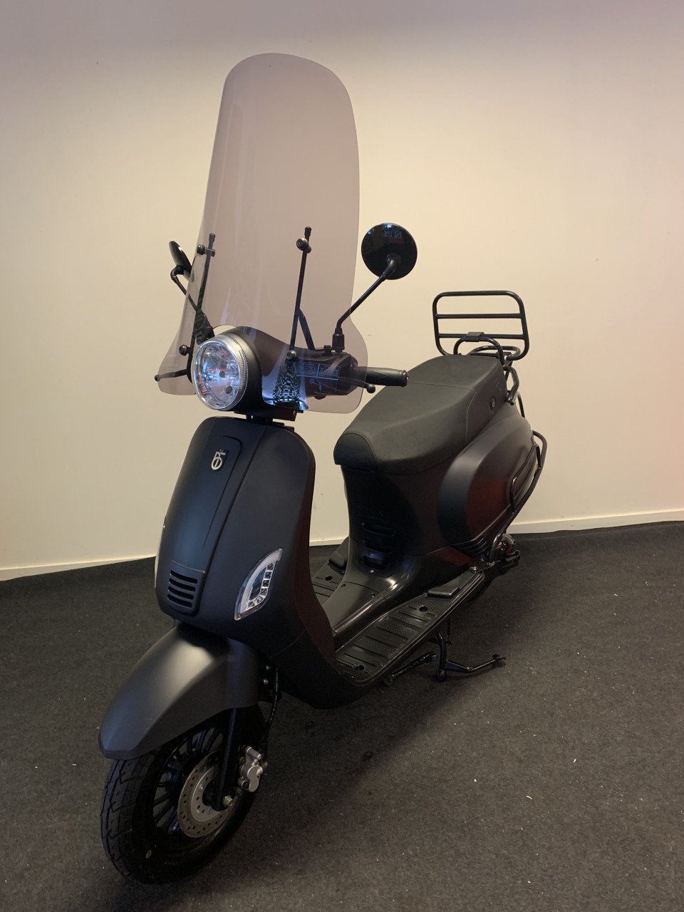 BTC RIVA MET WINDSCHERM NU 895,= RIJKLAAR