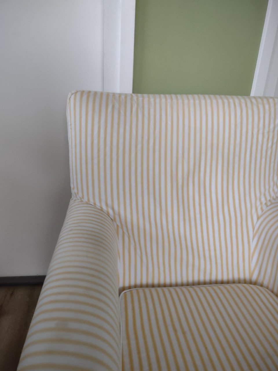 Mooie IKEA Ektorp fauteuil, geel wit gestreept. Wasbare hoes