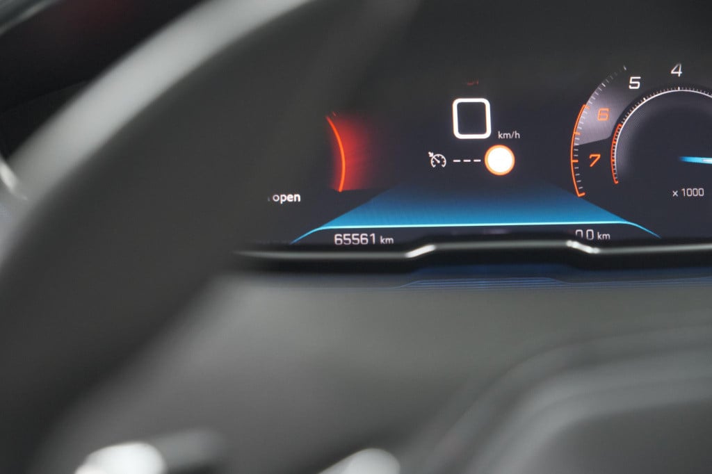 Peugeot 5008 puretech 130 eat8 active | 7 zitplaatsen | camera | navigatie 