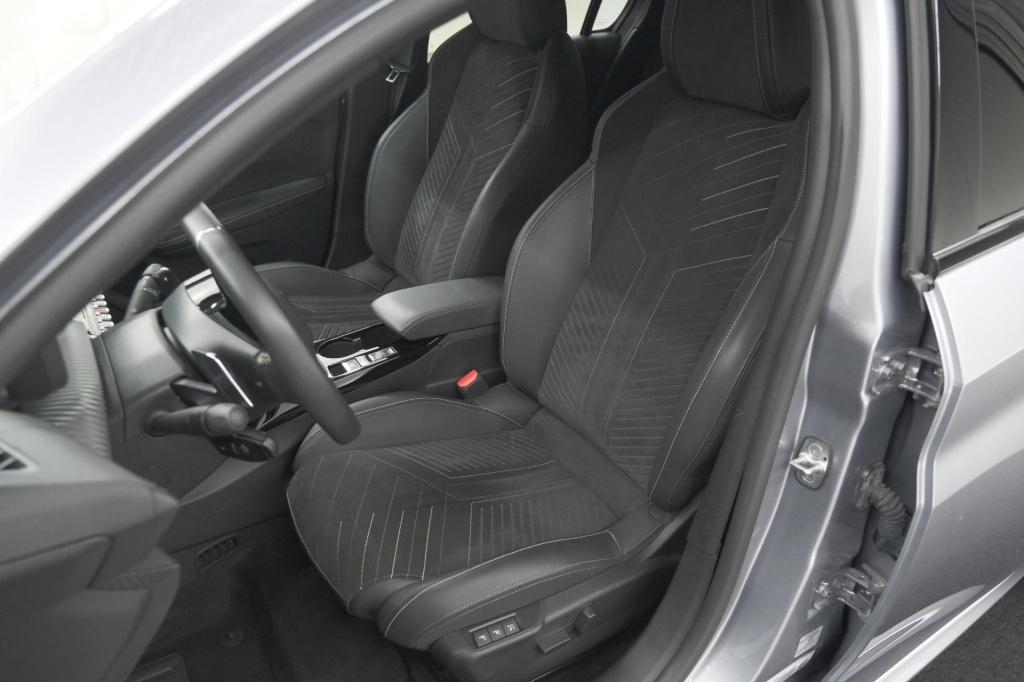 Peugeot 208 1.2 hybrid 145 e-dcs6 gt | alcantara pakket | camera | apple ca