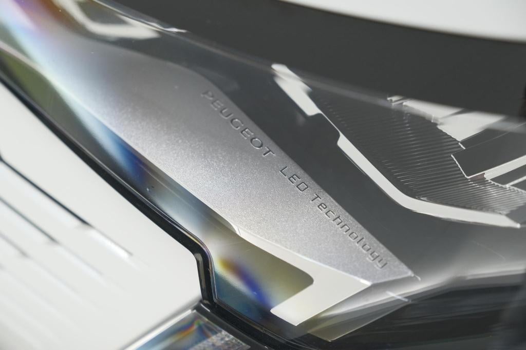 Peugeot 3008 1.6 hybrid 225 blue lease allure | camera | dodehoekdetectie |