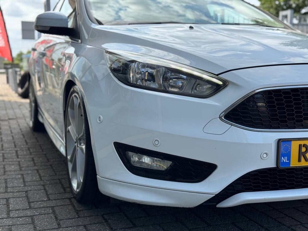 Ford Focus wagon 1.5 titanium edition