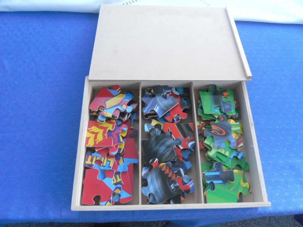 KIST MET 3 HOUTEN PUZZELS