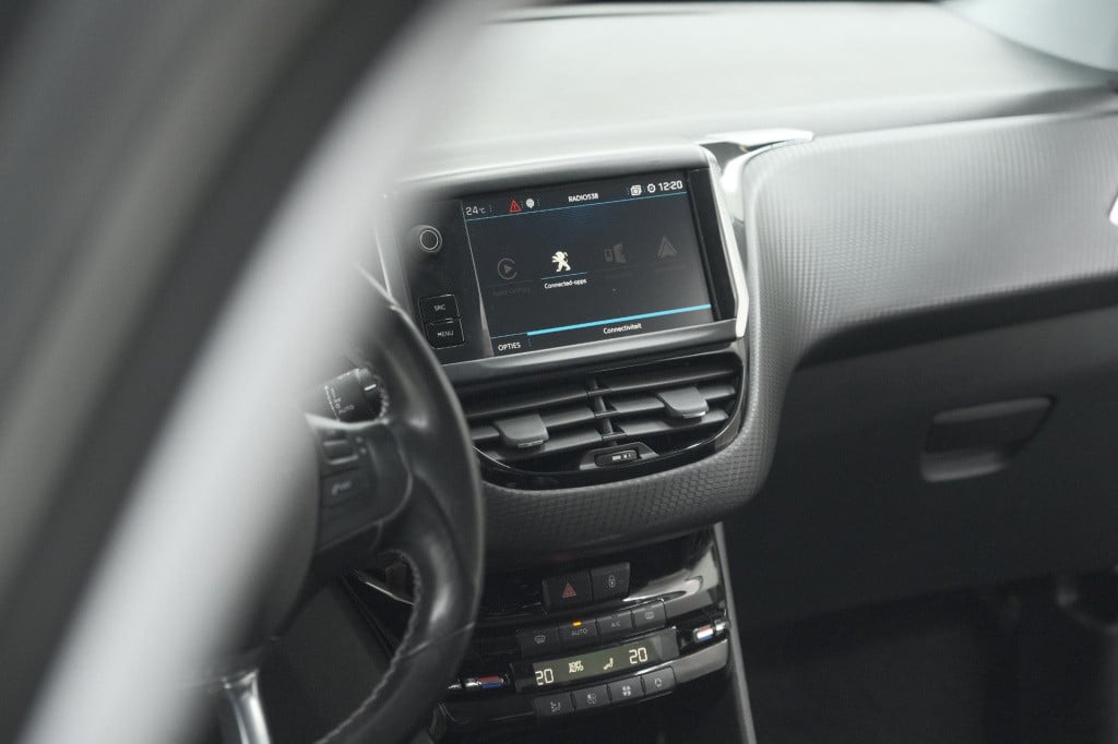 Peugeot 2008 puretech 130 allure | camera | apple carplay | parkeersensoren