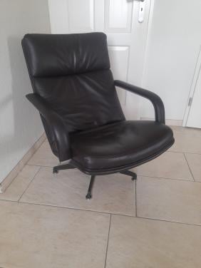 Heerlijk zittende Lederen  Fauteuil  (in goede nette staat )