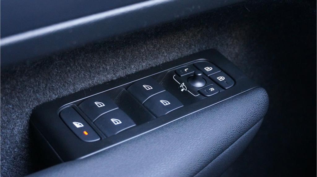 Volvo XC40 1.5 t5 recharge r-design rijklaar incl garantie