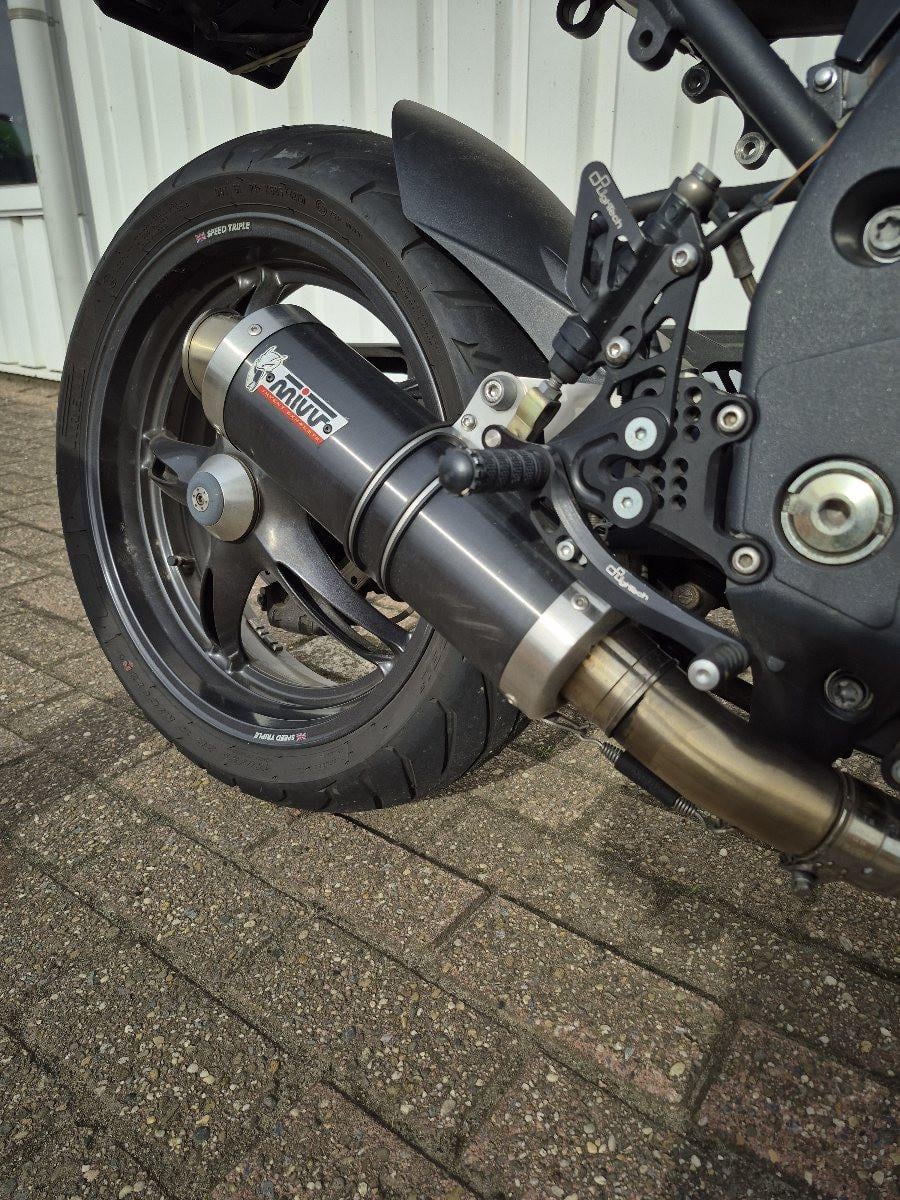 Triumph Speed Triple 1050 uit 2007, stoere naked bike