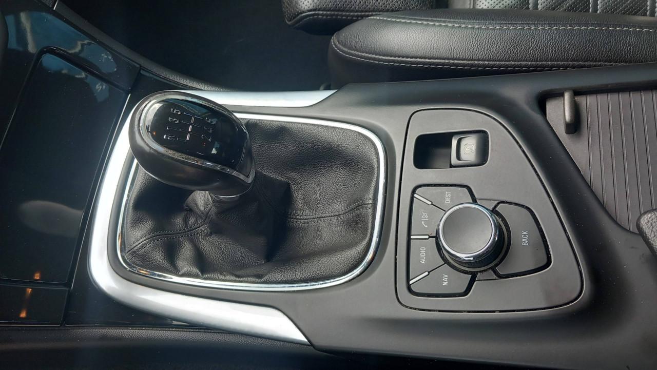 Opel Insignia 2.0 T Cosmo 4x4 220pk sedan 2008 airco leer 19inch i.z.g.st