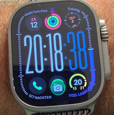 Apple Watch ULTRA 2 Titanium met extre Apple bandjes
