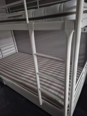 Te koop stapelbed