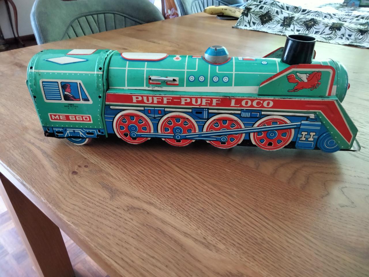 Blikken locomotief
