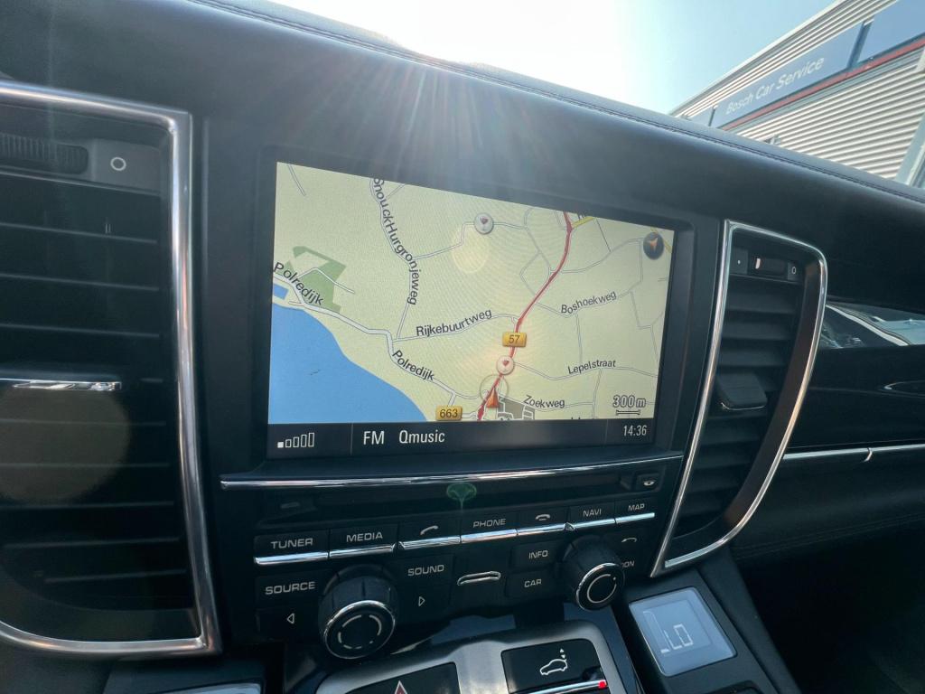 Porsche Panamera schuif/kanteldak, leer, navi, afn. trekhaak enz...
