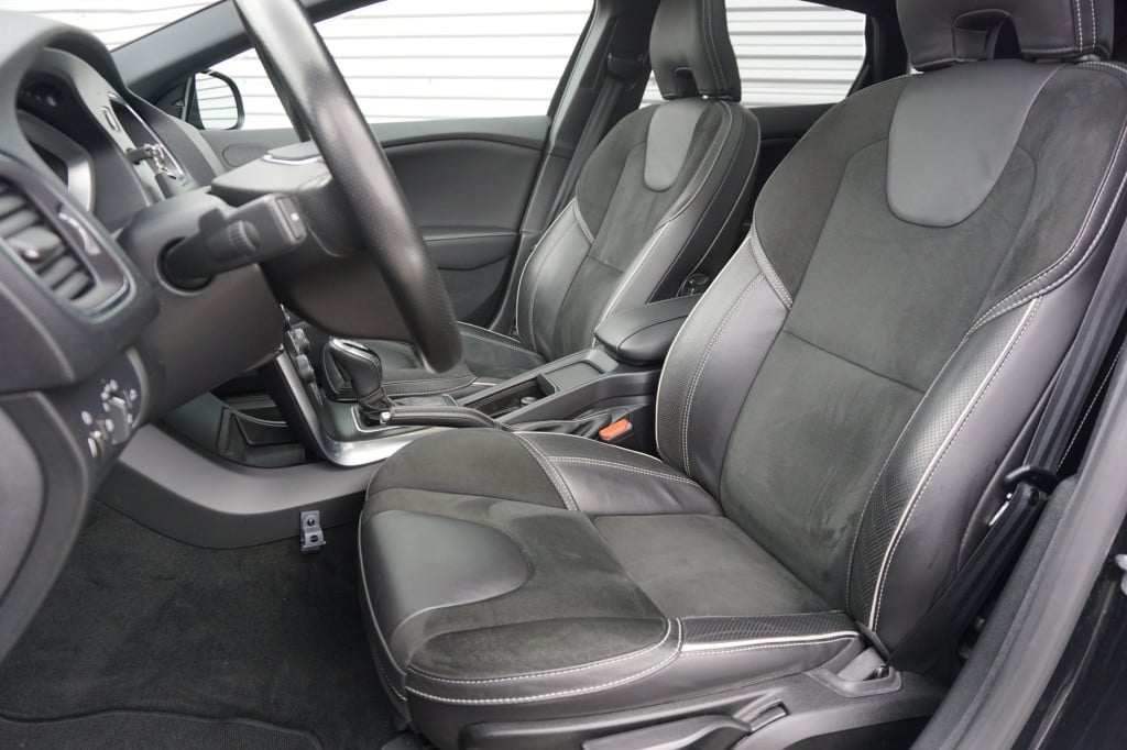 Volvo V40 1.5 t3 polar+ sport automaat / climate / navi / cruise / lane ass