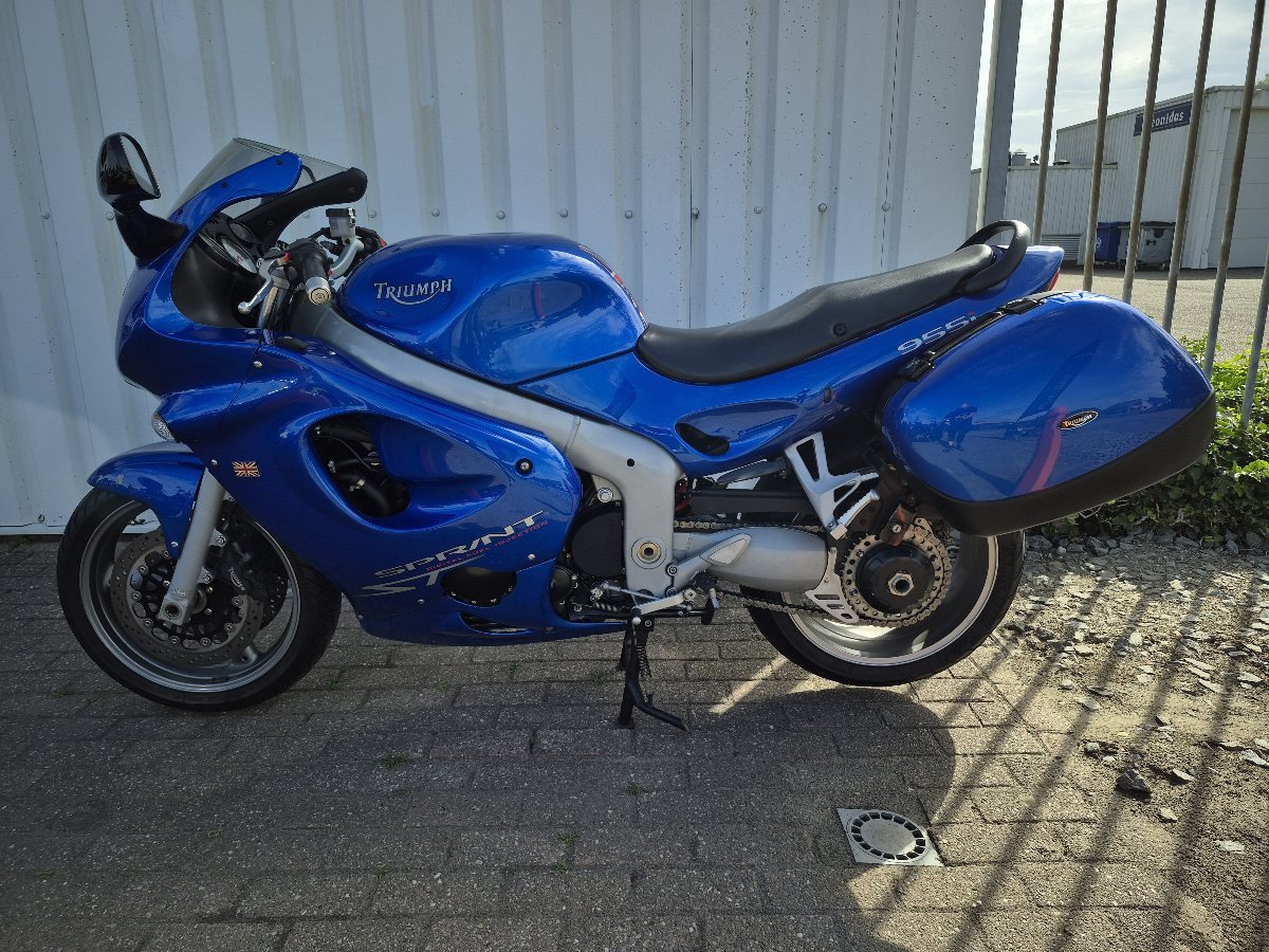 Triumph Sprint 955i uit 2005, sportieve toermotor
