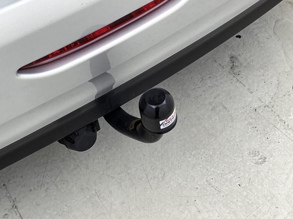 Peugeot 208 82 pk blue lion | rijklaar | trekhaak | navigatie | parkeersens