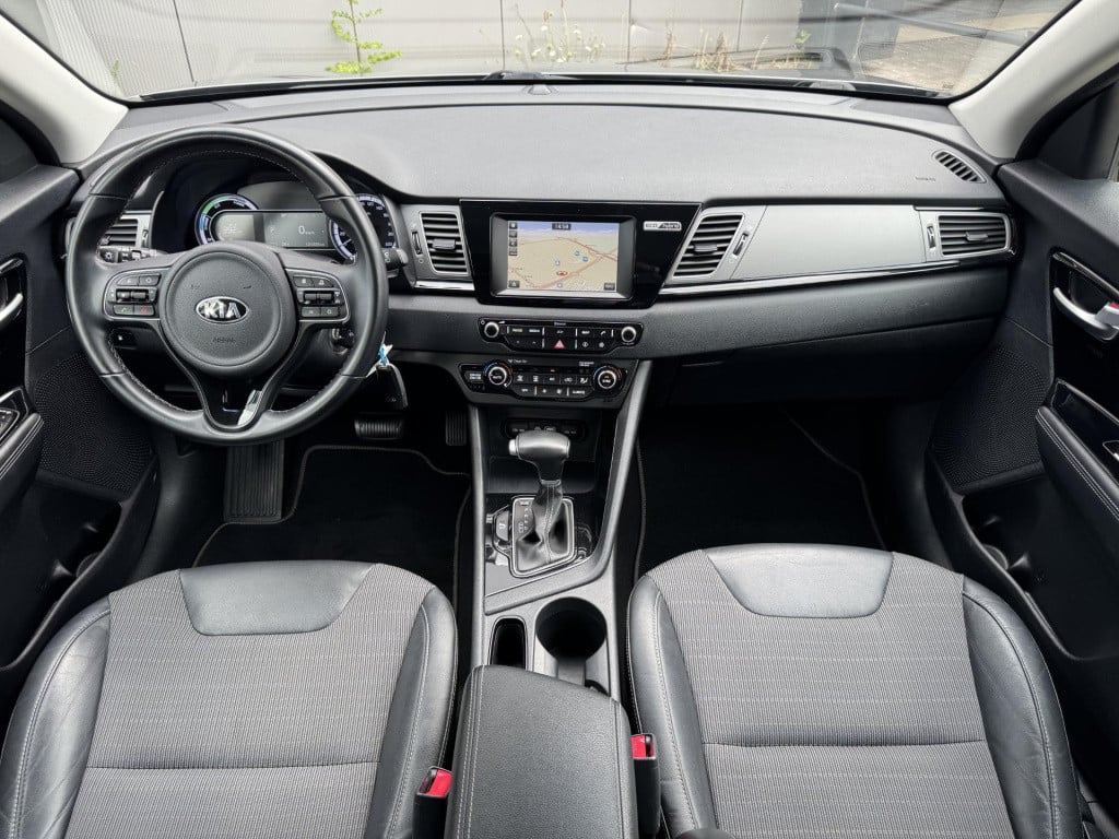 Kia Niro 1.6 gdi hybrid first edition | trekhaak | navigatie | camera | app