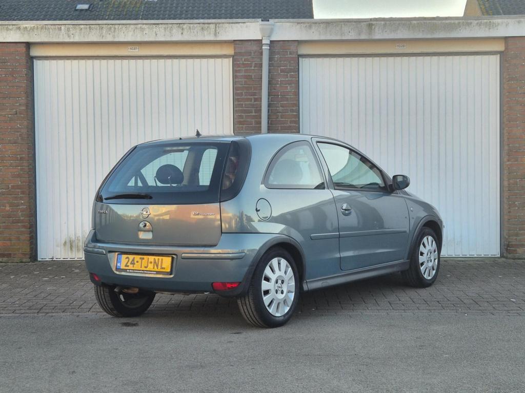 Opel Corsa 1.2-16v silverline / origineel nl / airco