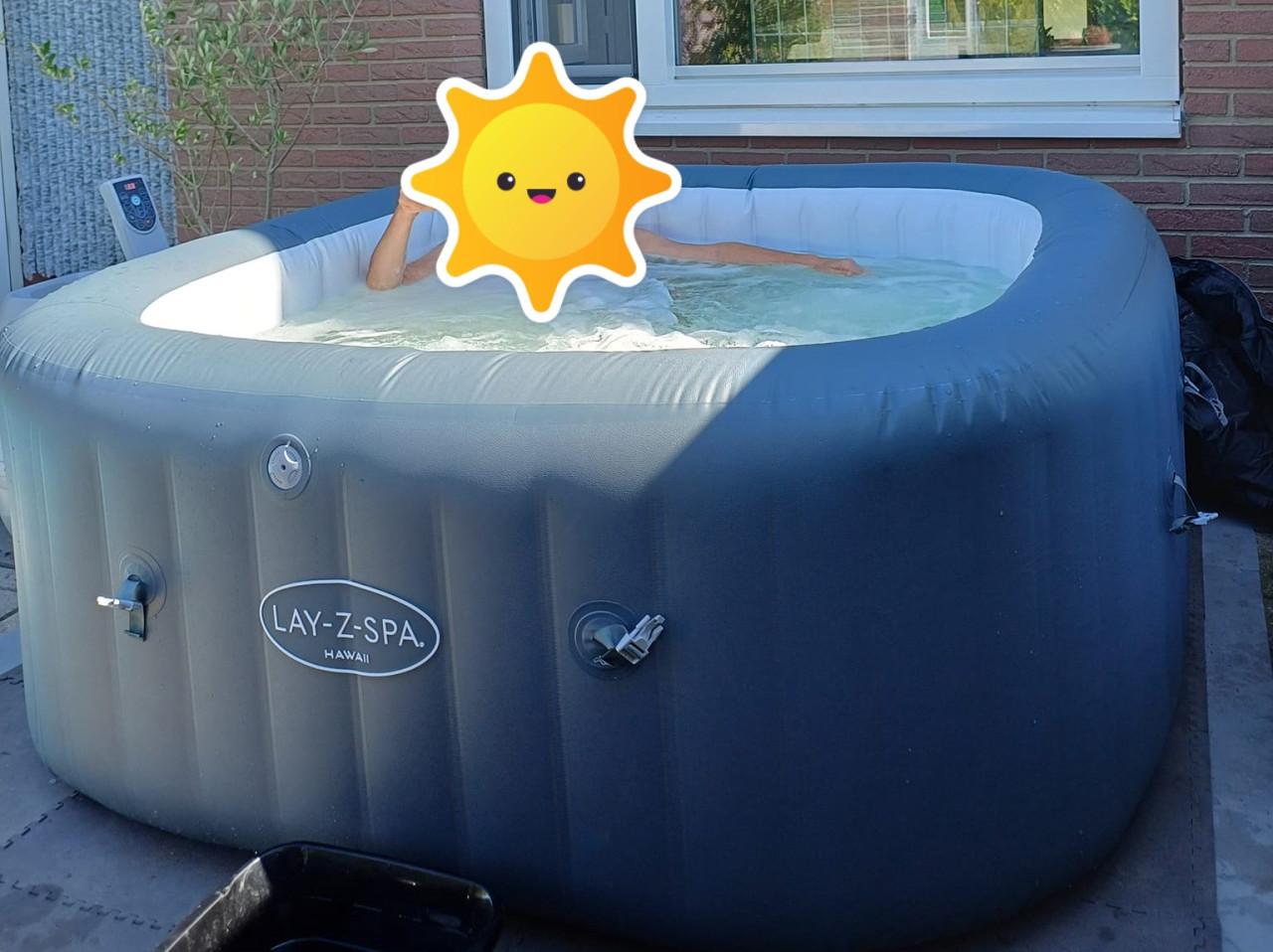 Bestway Spa Lay-Z-Spa Hawaii Hydrojet Pro8 hydrojets(massage) & 140 airjets