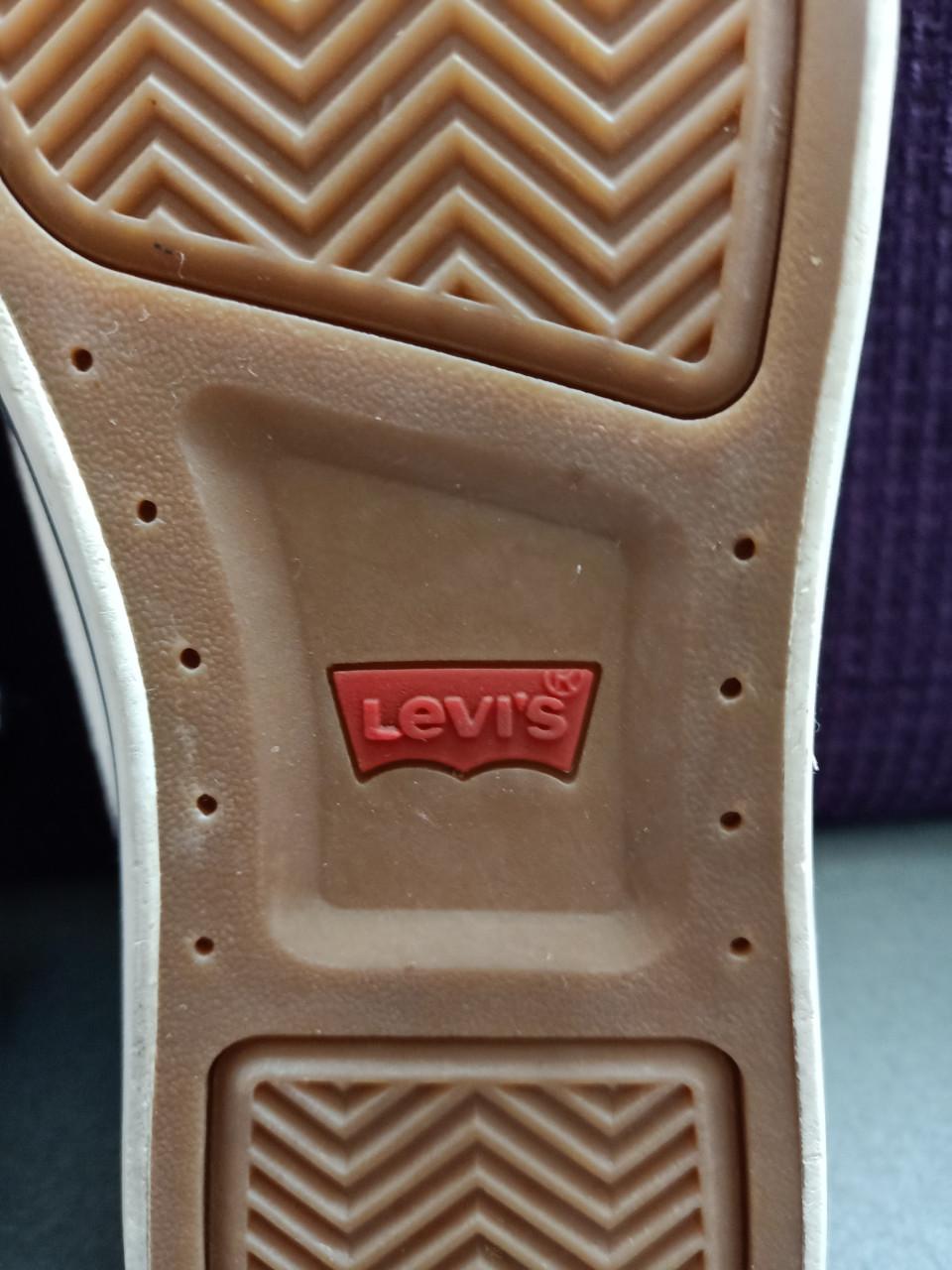 Witte Levi''s sneakers maat 36