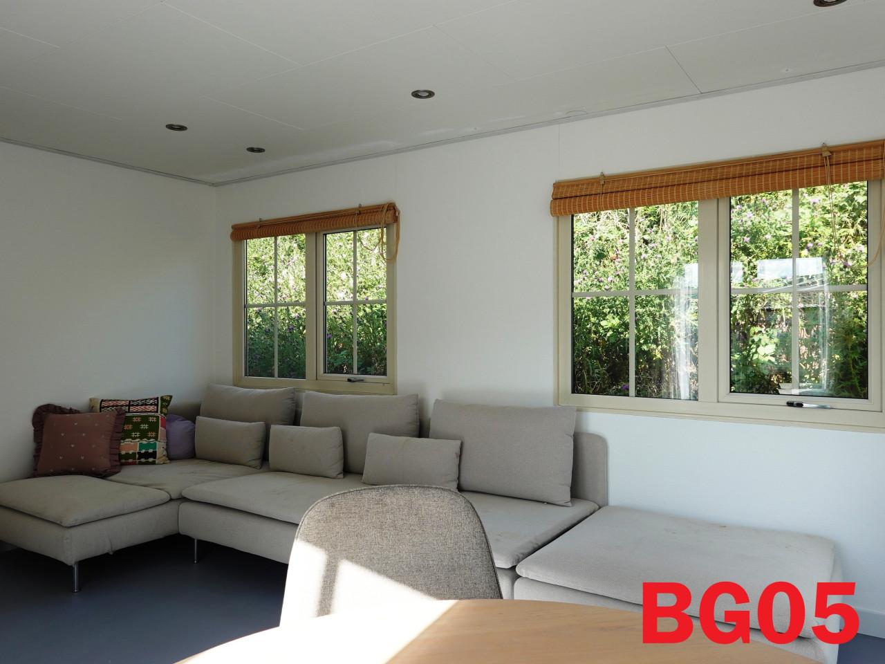 Spiegelchalet, chalet met gespiegelde indeling en dubbel glas te koop