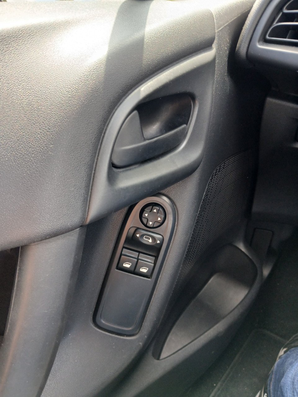 Citroen C3-2014-km. 172345 NAP-Airco-audio systeem-stuurbekr-nwe apk-5600,=