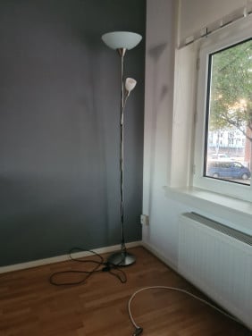 Staande lamp met glas (moet spoedig weg)