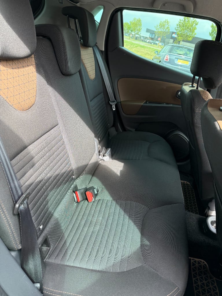 Renault Clio 0.9 - sportief - full option!