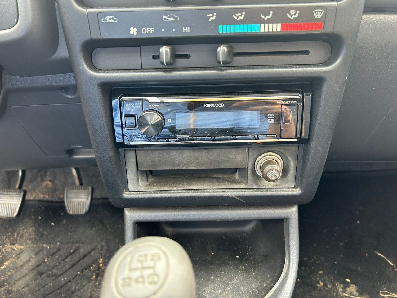 Toyota Starlet 1.3i Sport ONVERWOESTBAAR MET 2 JAAR APK EN TREKHAAK