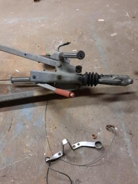 Aanhanger trailer geremde koppeling inclusief trekstang  dissel en neuswiel