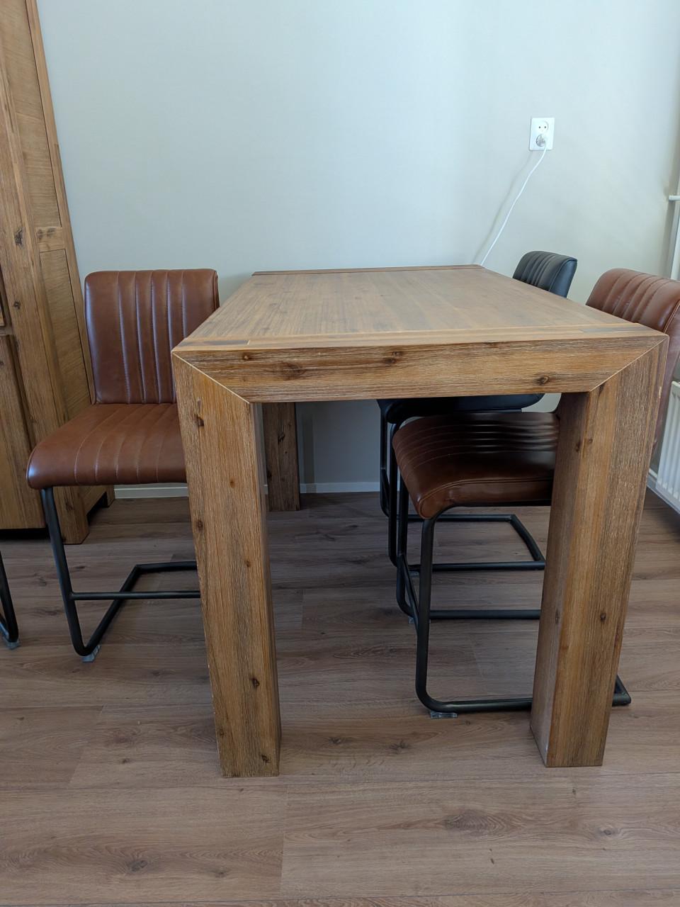 Eettafel Salzburg met 4 stoelen (Pronto wonen)