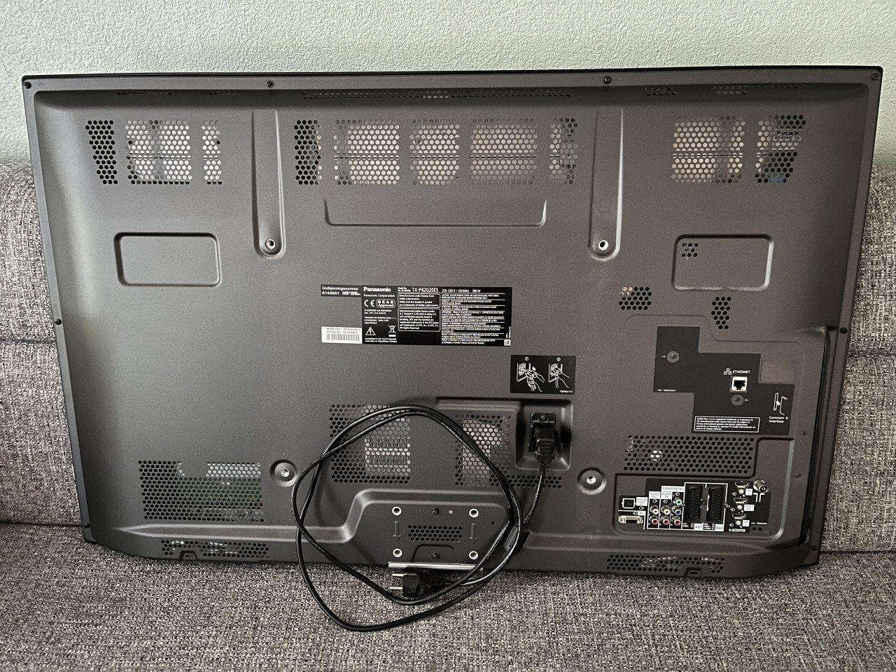 Panasonic Viera Plasma TV (42 inch - 106cm)