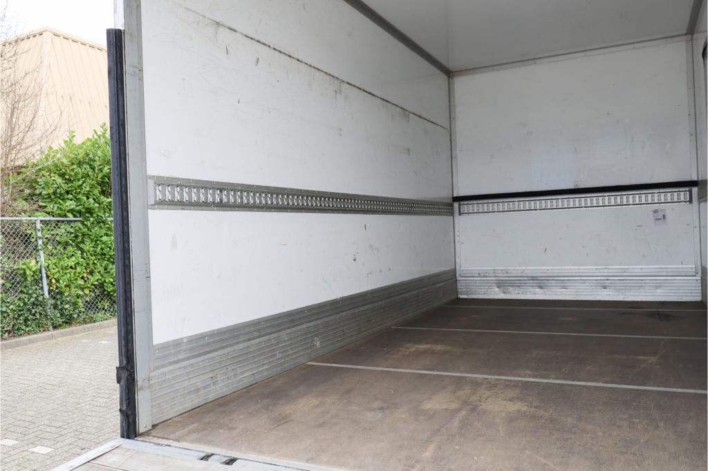 Iveco Daily 35s14 2.3 136pk automaat laadklep i nav i zijdeur i standkachel