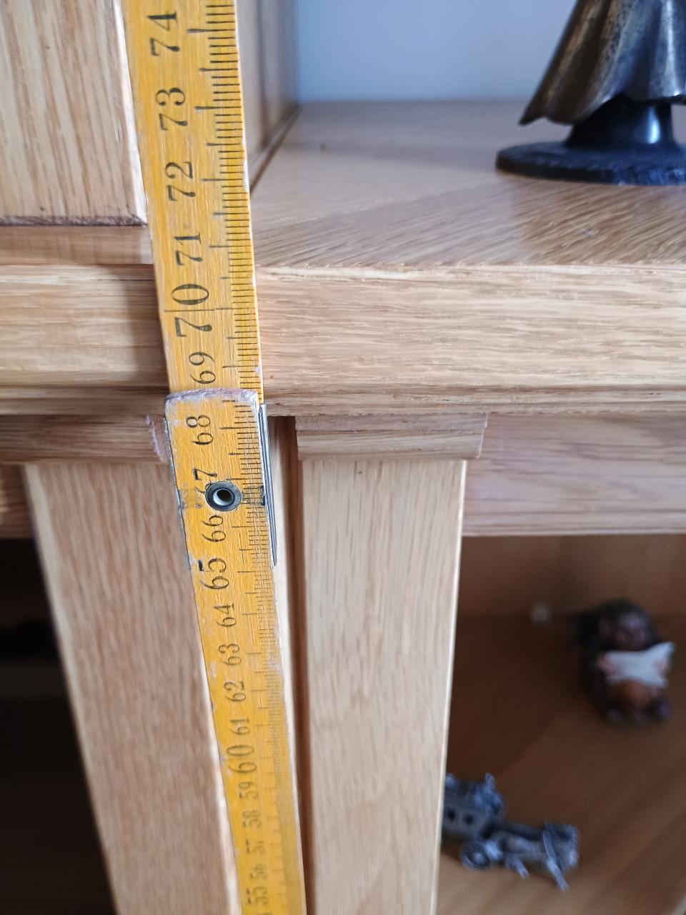 Te koop: licht eiken boeken- / wandkast
