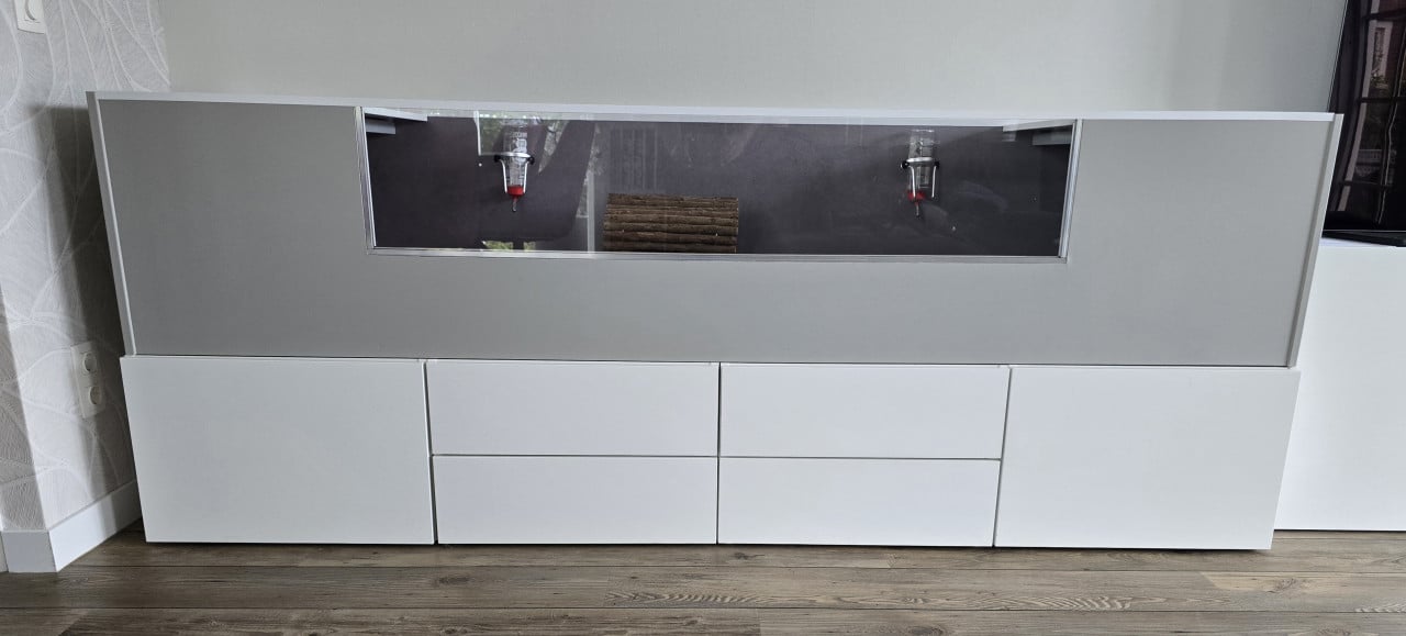 Op maat gemaakt caviaverblijf met opbergruimte (Ikea Besta)