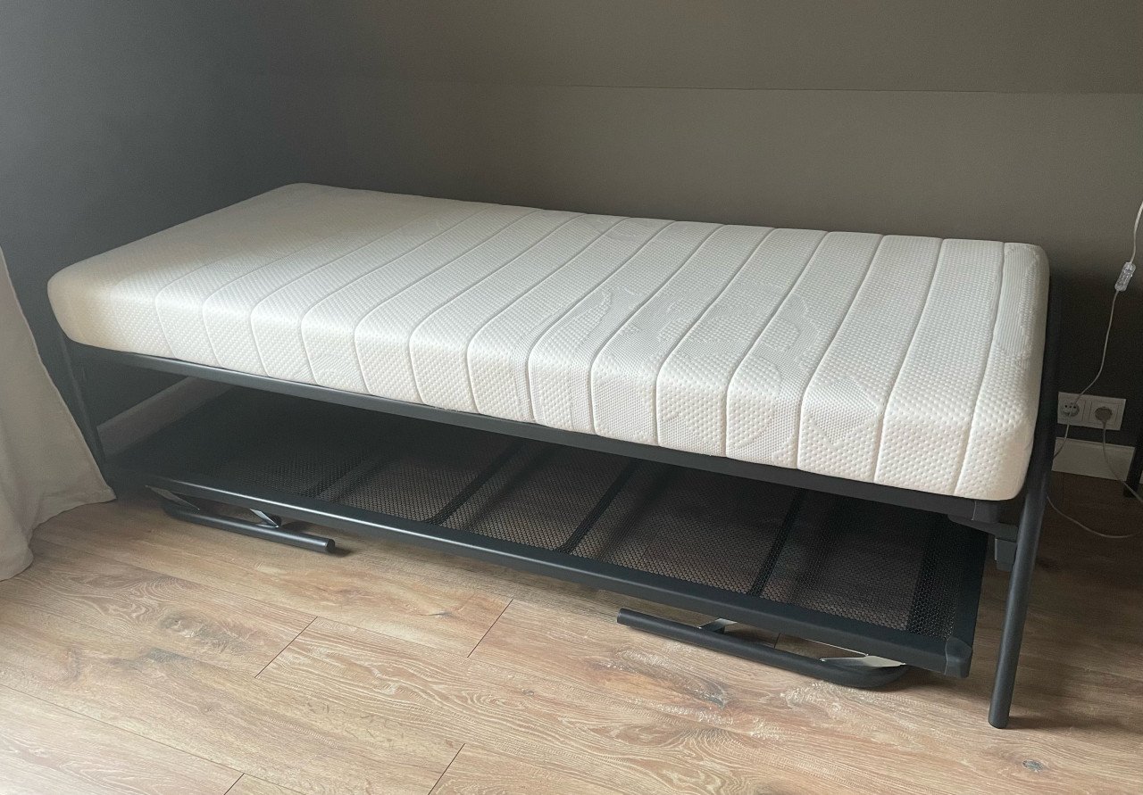 Onderschuifbed nieuw 🤩(merk : Avek twin) met nieuw Auping matras