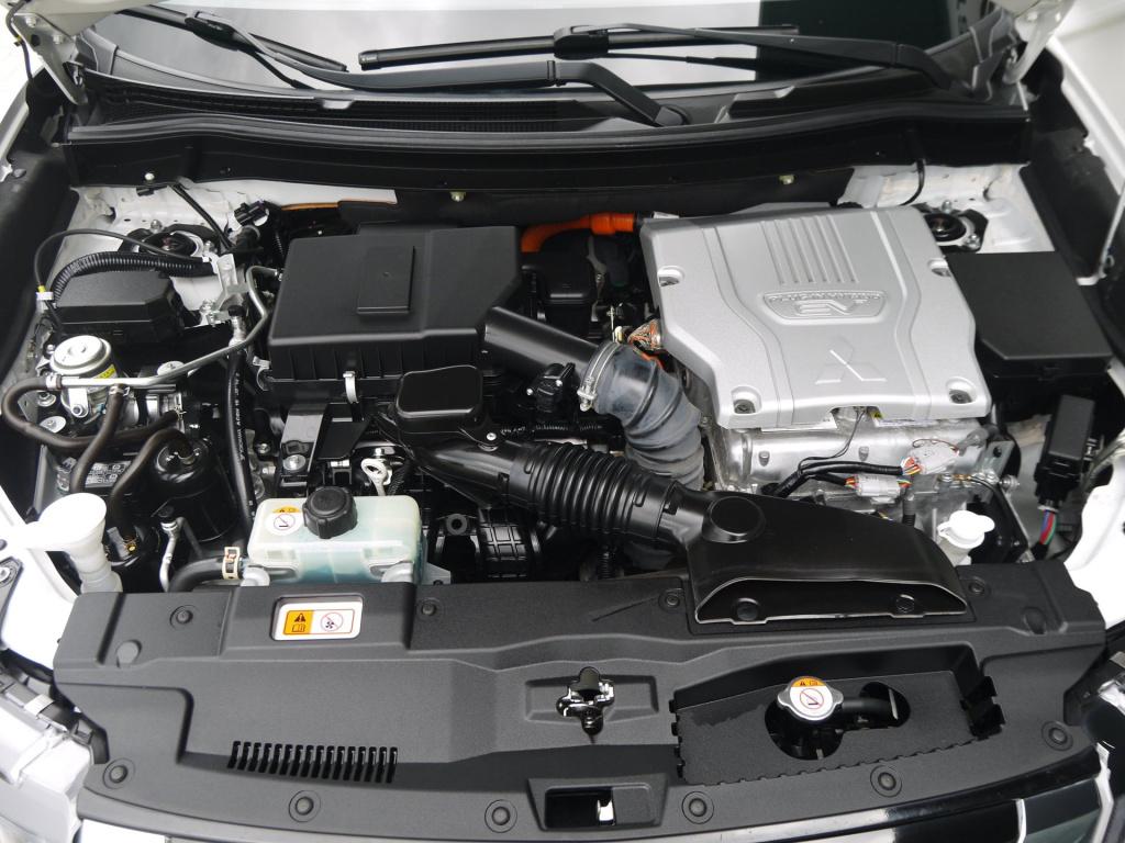 Mitsubishi Outlander 2.4 phev instyle|trekhaak|rijklaar