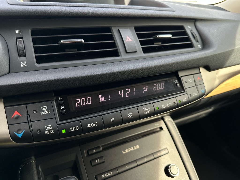 Lexus Ct 200h 25th edition