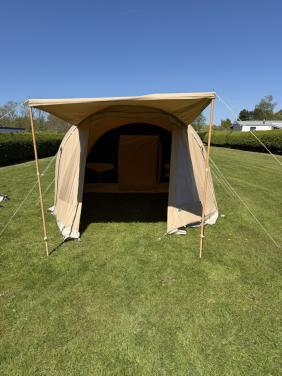 Karsten tent (3.80 x 3.80 m) in zeer goede staat