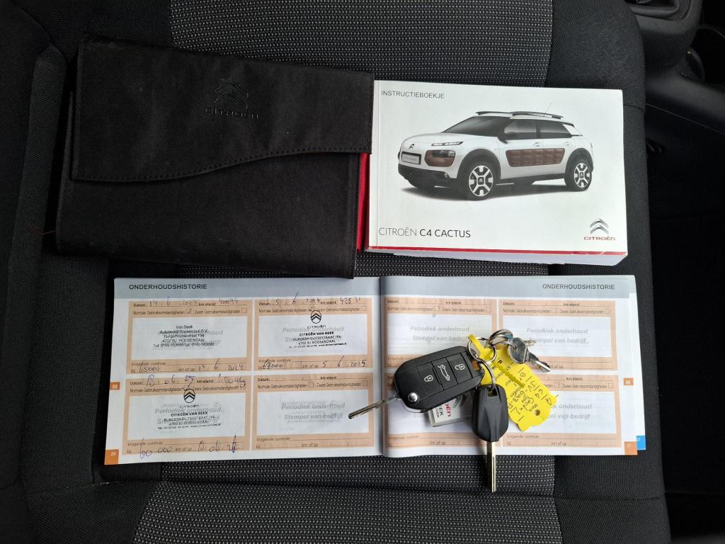 Citroen C4 Cactus 110 shine clima/nav/cam/trekhaak