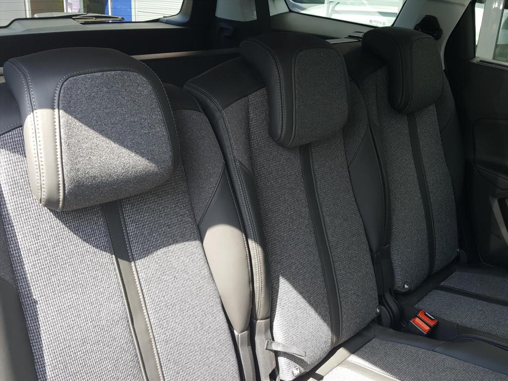 Peugeot 5008 allure 1.2 pt-130pk automaat (6t) full-led voor |comfortstoele