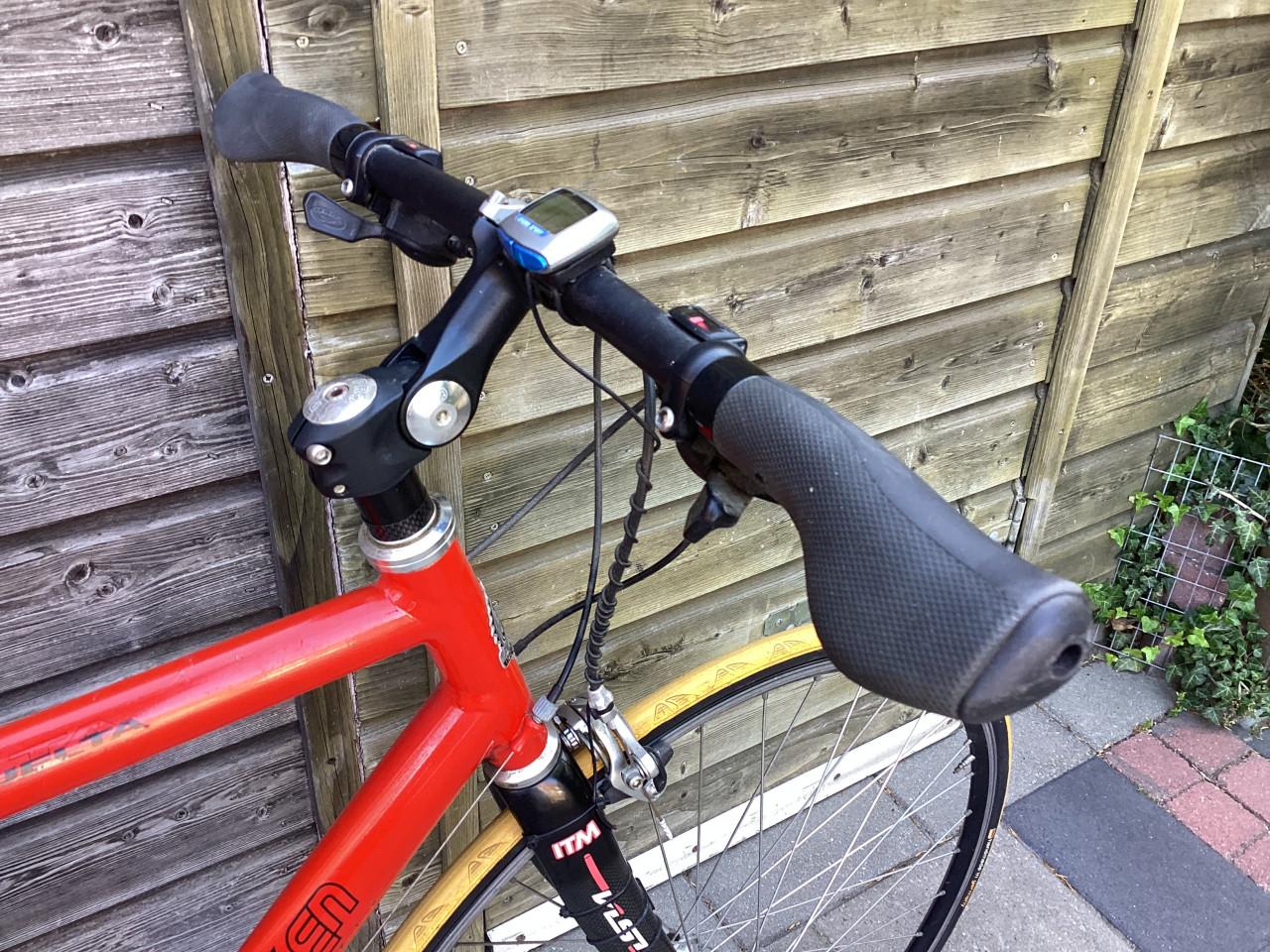 Jan Janssen racefiets 56 cm, met recht stuur, weinig gebruikt, 3x8 speed.