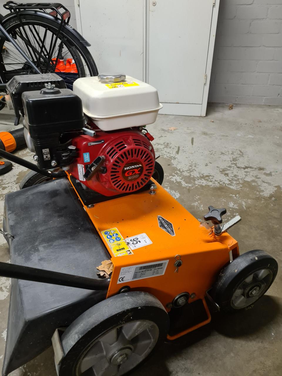 Elite profi vertikuteer machine 50 cm breed / honda motor
