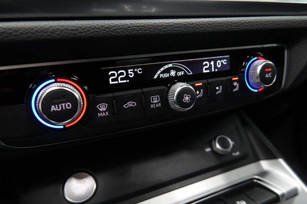 Audi Q3 1.5 tfsi | panoramadak | pdc |